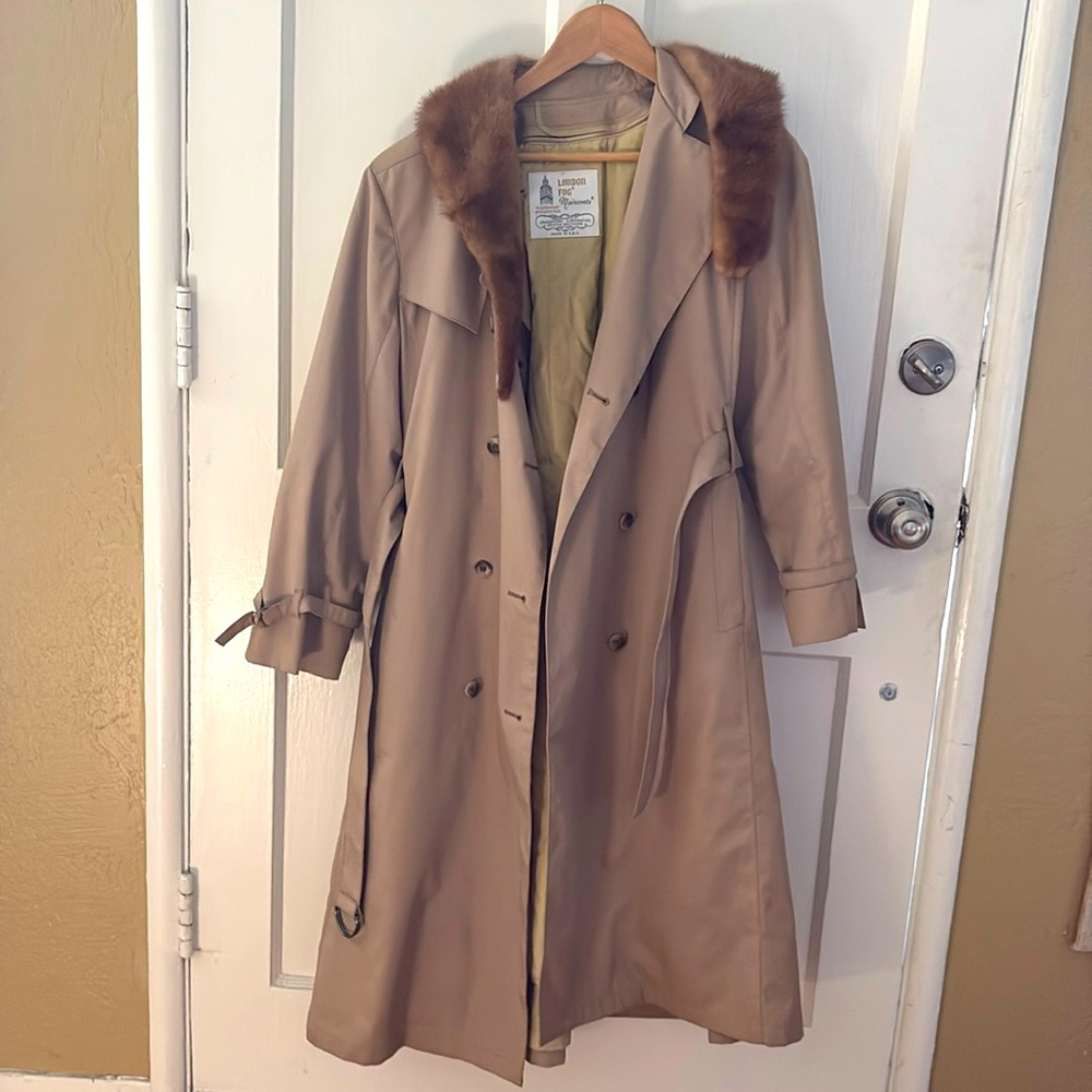 Vintage London Fog Lined Women's Trench Coat. Size 14p